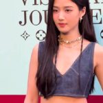 【3選1】①盧昱曉の「超絶ジーンズ」が話題沸騰！30秒で分かるその魅力とは？ ②「これは着る勇気がいる…」盧昱曉の過激ジーンズ姿に賛否両論 ③もう我慢できない！盧昱曉のジーンズスタイルがヤバすぎる