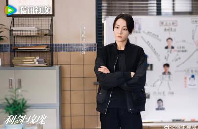【選択肢1】『利剣薔薇』が描く「誘拐事件」の真実…警察官の執念に涙が止まらない！【選択肢2】「たった1%の可能性でも諦めない」熱巴演じる刑事の壮絶な戦い【選択肢3】「また会える日まで」誘拐被害者家族の切ない願い…ドラマ『利剣薔薇』が伝える希望