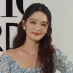 李沁、ELLE風尚大典で霧ブルーのドレスが話題!その魅力を徹底解説