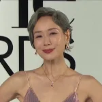 銀髪×ピンクのドレス!61歳・葉童がELLEレッドカーペットで魅せた「年齢なんてただの数字」という美学