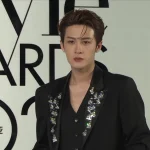 檀健次、ダイヤモンドで彩られた黒スーツで「ワンマン社長」スタイルを披露！ELLE風尚大典の注目ポイント