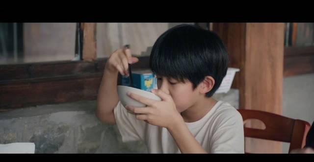 都会っ子が田舎で大変身！農作業後の食欲がヤバすぎて家族仰天