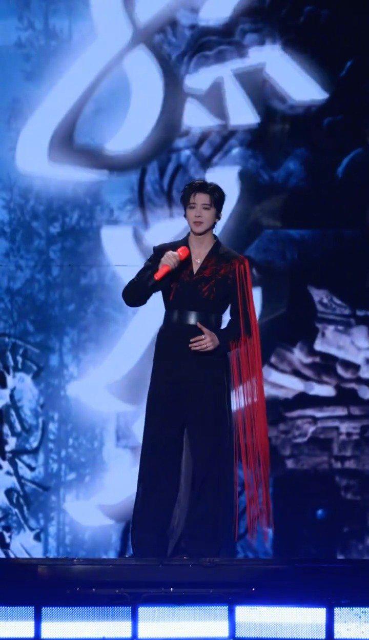 2025年奇妙夜、劉宇寧の『侠客情』が熱狂!伝統と革新が融合したステージに感動の嵐