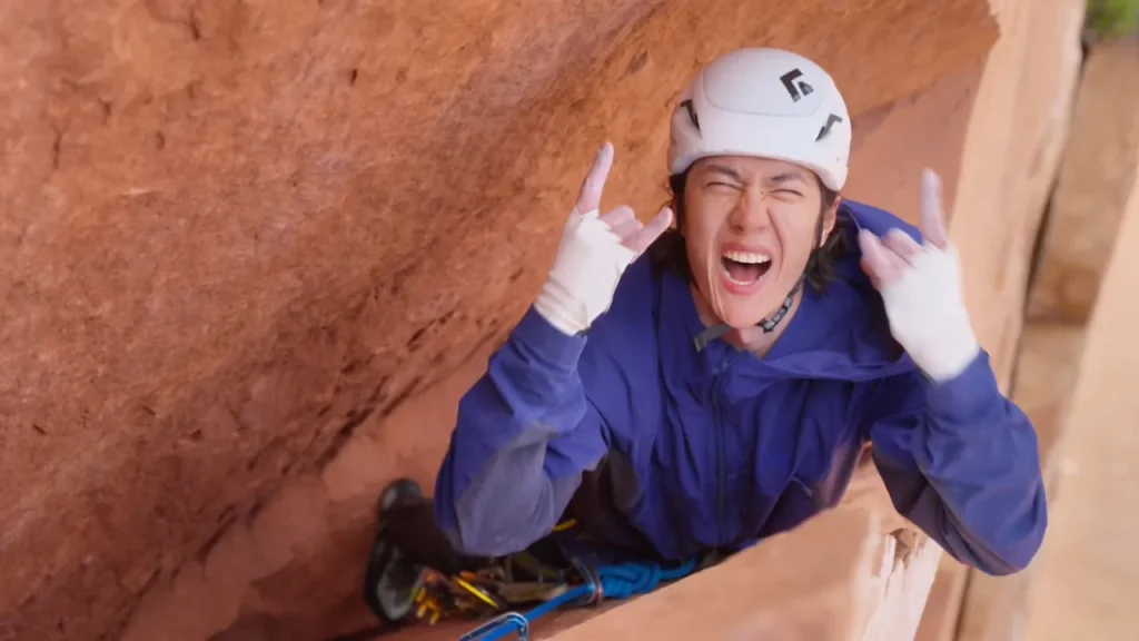 崖を登る勇気：王一博と史瑞德が教えてくれた信頼の絆