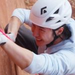 王一博が岩壁を駆け上がる！『探検新境地2』で見せた驚異の身体能力にファン熱狂