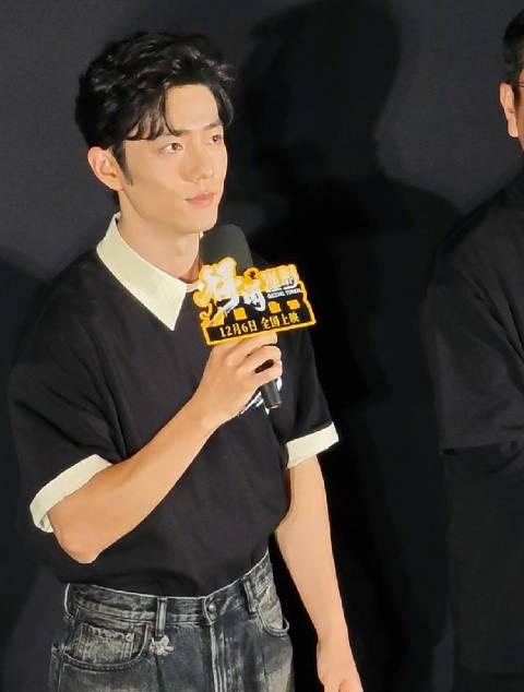 肖戦が語る!『得閑謹制』で役作りのために「本物の工員」に?北京プレミアの舞台裏