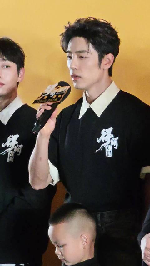 肖戦が語る「朝天吼」の叫びは覚醒の証！『得閑謹制』北京プレミアでファン熱狂