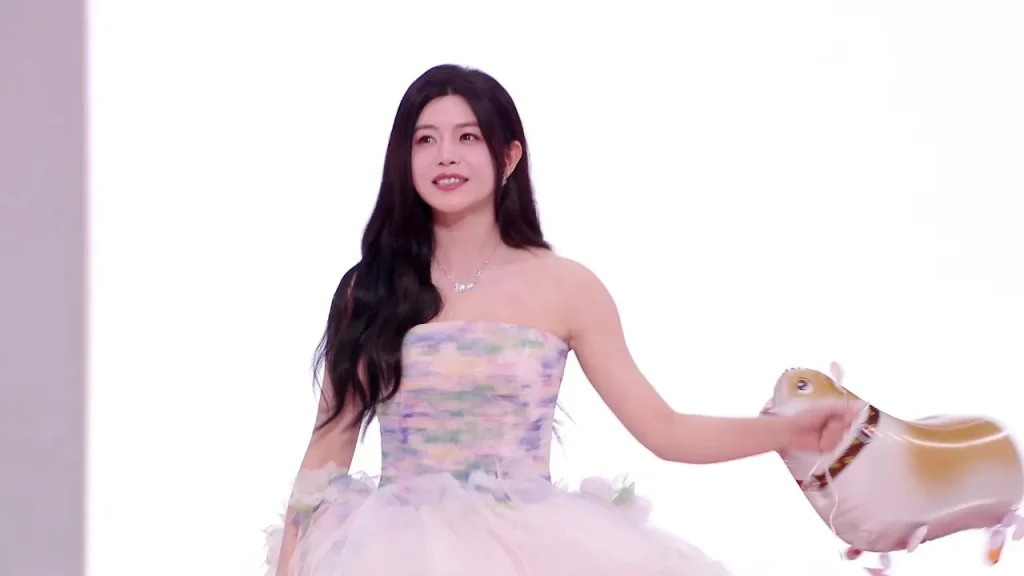 【星光大賞】陳妍希、赤いじゅうたんに登場！「もうすぐ40歳」なのに、なぜこんなに若くてかわいいの？