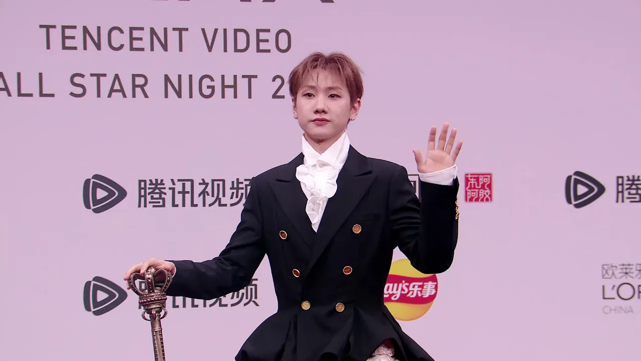 【3選】汪蘇瀧「王子様」の変身にファン騒然!赤い絨毯のその一瞬、あなたはどう感じた?