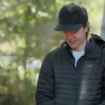 王一博のキッチン奮闘記：焦げたクレープと生焼けの心、失敗から見える意外な一面