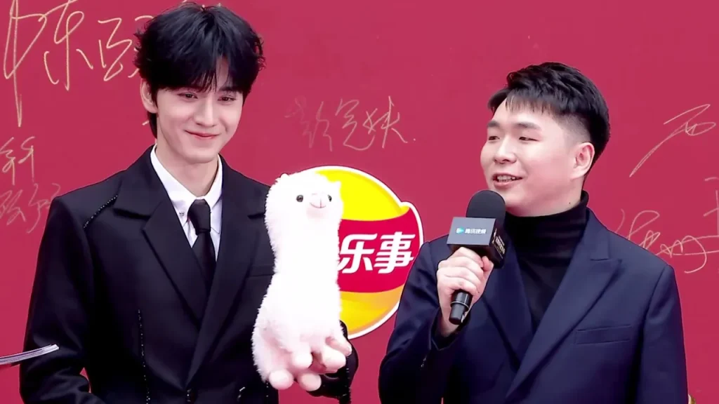 【3択】『フィルター』俳優・王弘毅と監督が明かす「役変わり神器」の裏側！紅毯での衝撃発言とは？