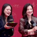 梅婷が南京語を教える?『私の後半生』主演が「鴨血ファン」を持って登場した金鵞賞の裏話